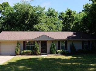 1511 Hillview Dr, Nacogdoches, TX 75964