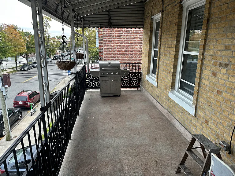 1361 Crosby Ave #2 — Photo 2
