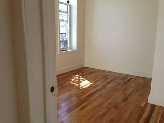 Rented by Premier Metro Realty Corp | media 27