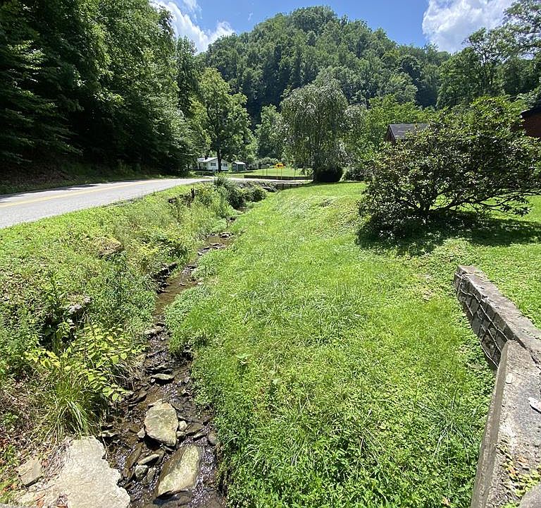 7th image of 2270 Turkey Creek Rd
