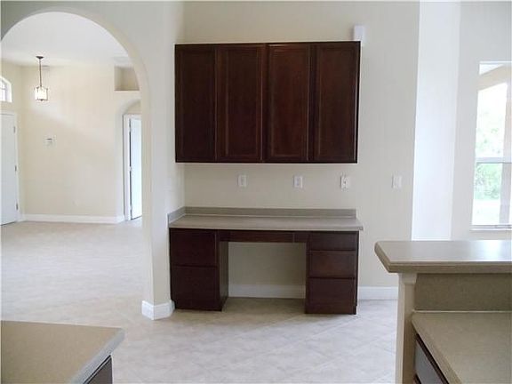 3rd image of 313 SW Columbus Dr