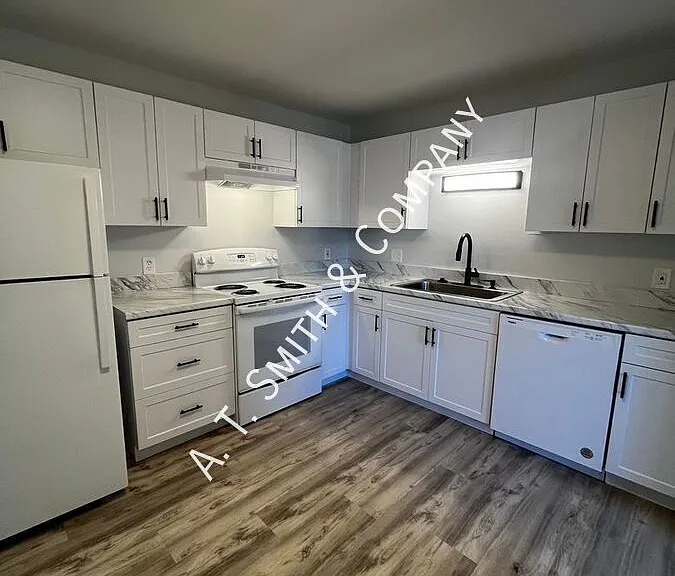 221 S Balsam St #202 — Photo 8