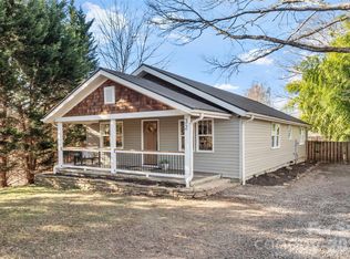 32 Youngs Cove Rd, Candler, NC 28715