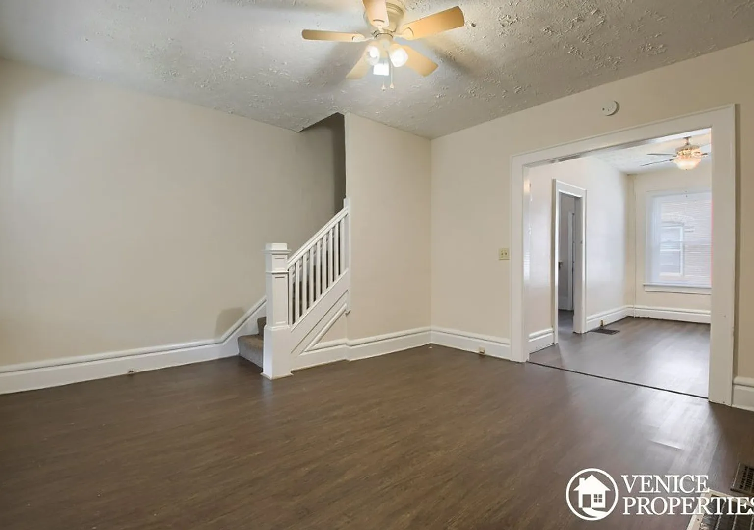 Charming 2BR on Lane and Indiana — Photo 2