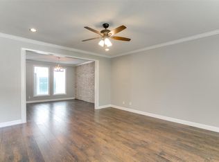 2183 Lake Village Dr, Humble, TX 77339