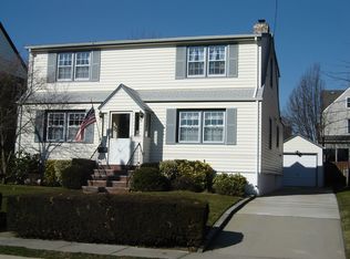 125 Page Rd, Valley Stream, NY 11581