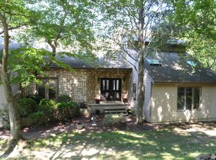 3 White Rock Ter, Holmdel, NJ 07733
