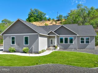 521 Collins Rd, Selah, WA 98942