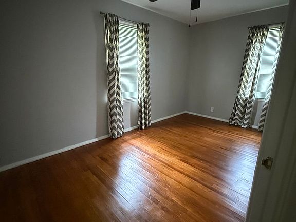4th image of 3300 W Devon Rd