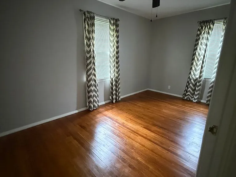 3300 W Devon Rd — Photo 4