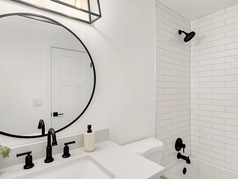 Upstairs Full Bathroom With Bathtub