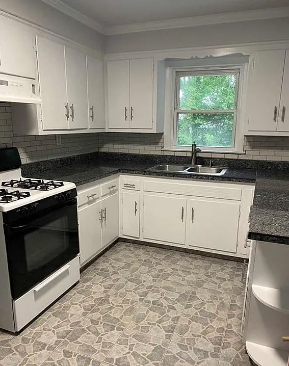 2 bed, $2,400 — Photo 4