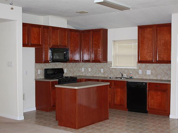 5th image of 306 Remington Heights Dr