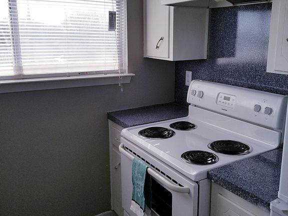 5th image of 1102 Ronstan Dr APT 9