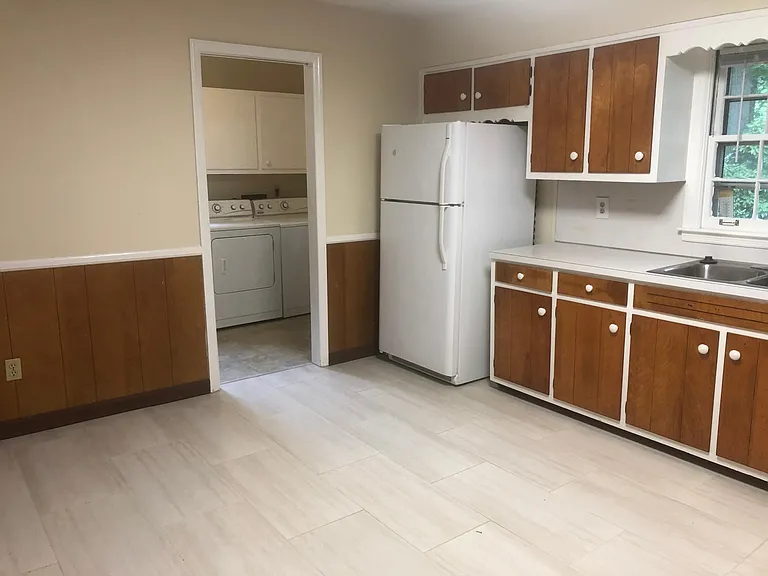 2508 Sherbrooke Dr NE — Photo 6