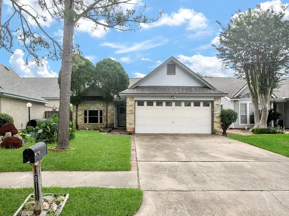 9111 Belle Glen Dr, Houston, TX 77099