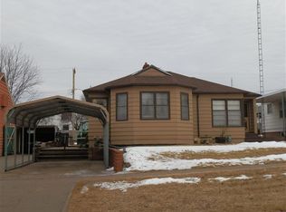 526 E 5th St NE, Russell, KS 67665