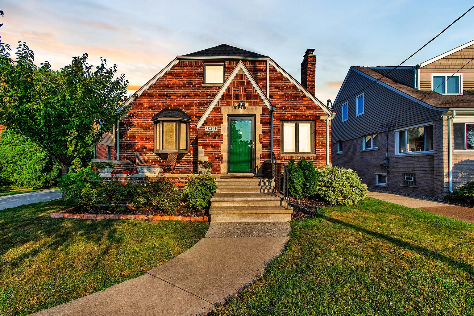 38295 Circle Dr photo 1