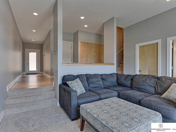 5th image of 908 S 12th Ct #95-J