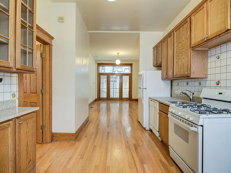 1936 N Sheffield Ave #1R — Photo 1