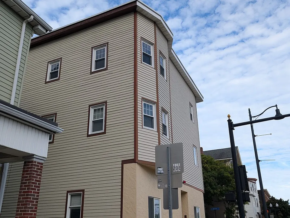 567-569 Somerville Avenue & 2/4 Beech Street