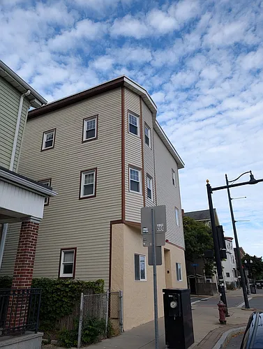 567-569 Somerville Avenue & 2/4 Beech Street Photo 1