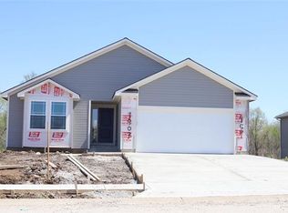 1815 N Crane Ln, Independence, MO 64058