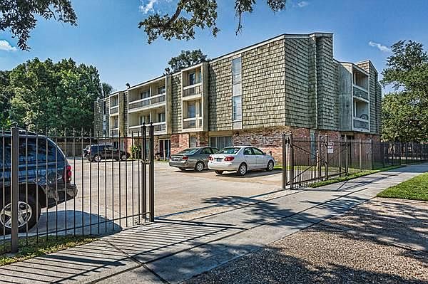 1st image of 2511 S Carrollton Ave APT 208