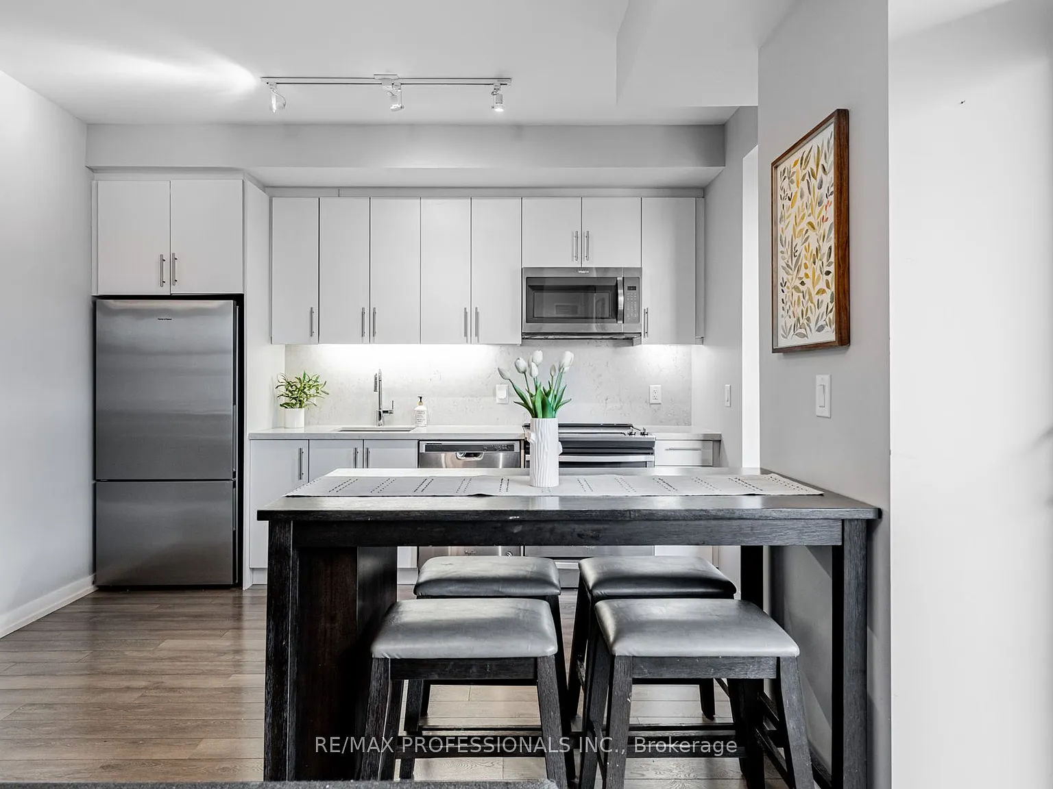 2 bed, $2,500 — Photo 4