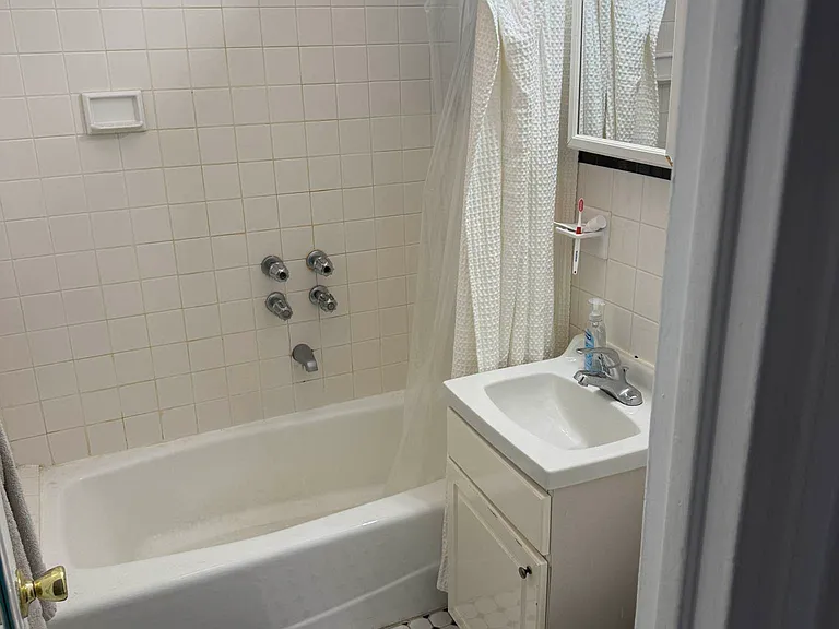 348 W 49th St #5C — Photo 5
