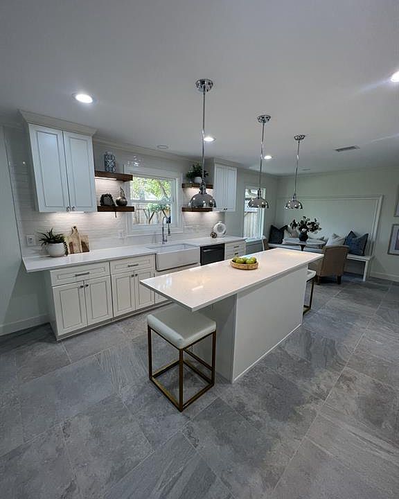 1st image of 5819 Arboles Dr