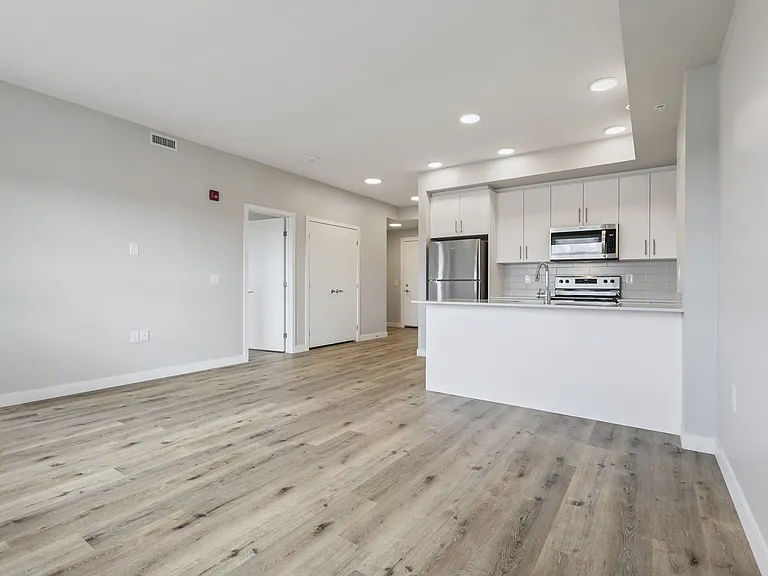 239 Eden Oak Trl — Photo 32