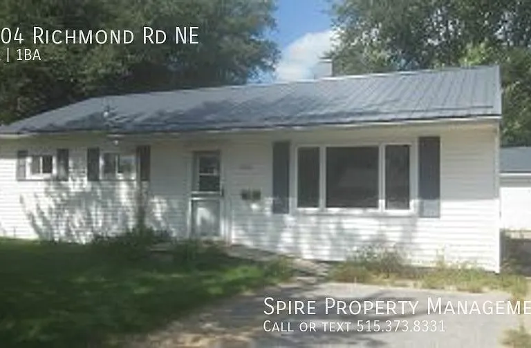 1504 Richmond Rd NE — Photo 1