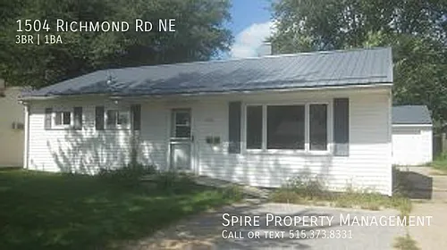 1504 Richmond Rd NE Photo 1