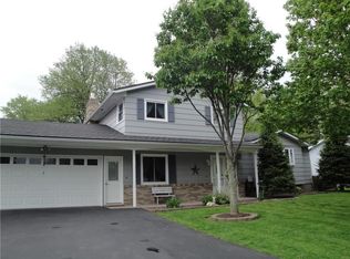 88 Parklands Dr, Rochester, NY 14616