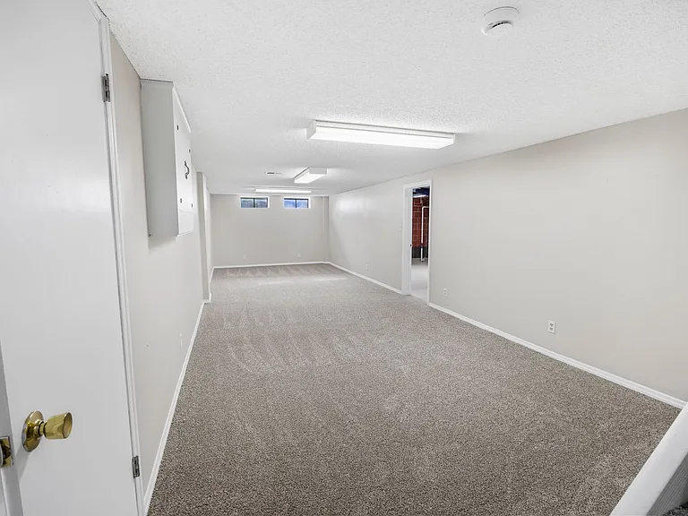 5908 Meredith Dr — Photo 12