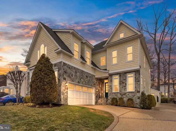 6618 Gordon Ave, Falls Church, VA 22046