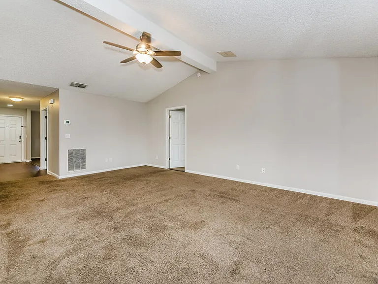 1336 Marsh Grass Ct — Photo 9