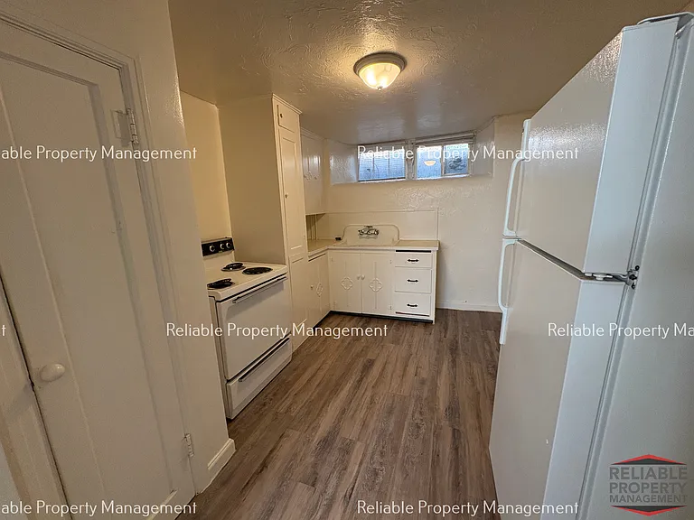 148 7th St #4 — Photo 4