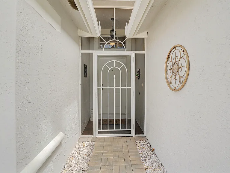 5335 Vernio Ln — Photo 4