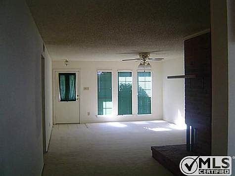 2nd image of 823 Blue Oak Dr