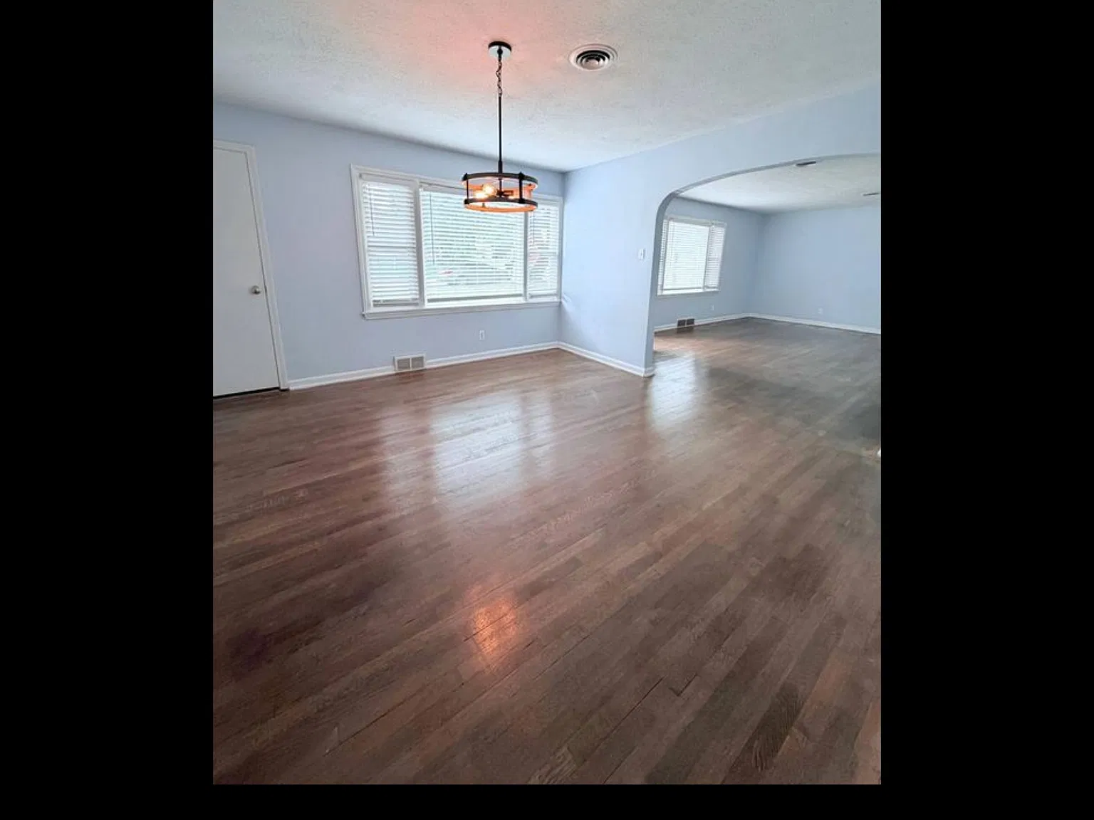 3 bed, 1808 sqft, $2,100 — Photo 2