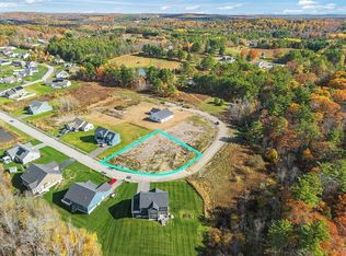 95 Fieldstone Dr, Augusta, ME 04330