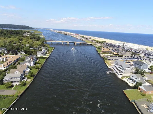 27 Waterman Ave, Rumson, NJ 07760