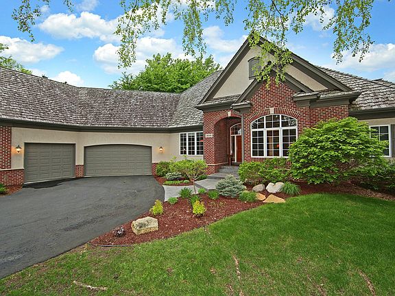Simply stunning curb appeal