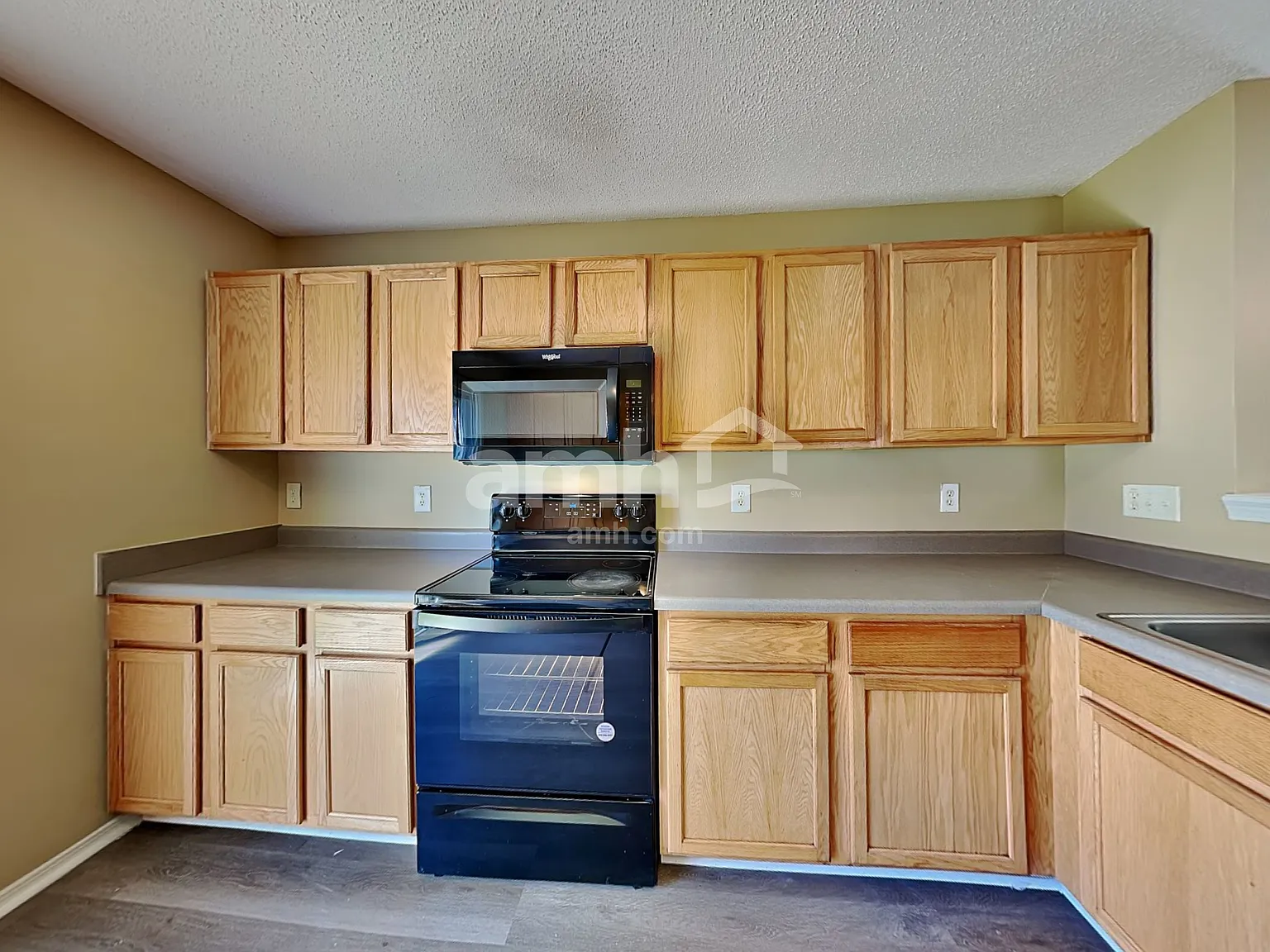 4 bed, 2.5 bath, 2088 sqft, $2,040 — Photo 3