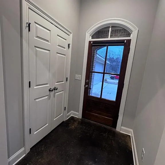 235 Chartleigh Cir — Photo 2