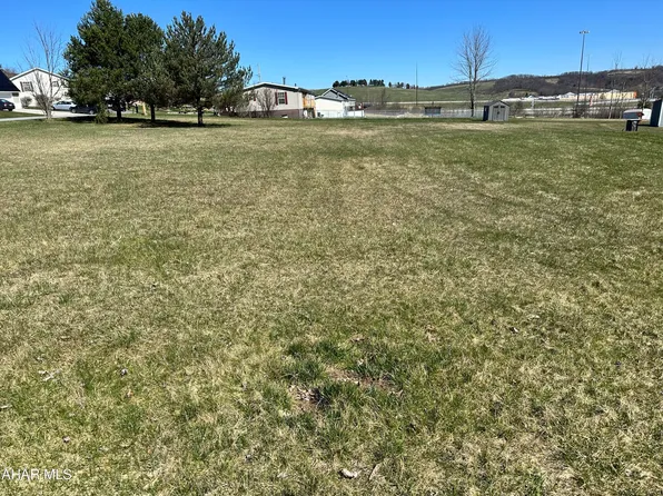 610 Speck Rd, East Freedom, PA 16637