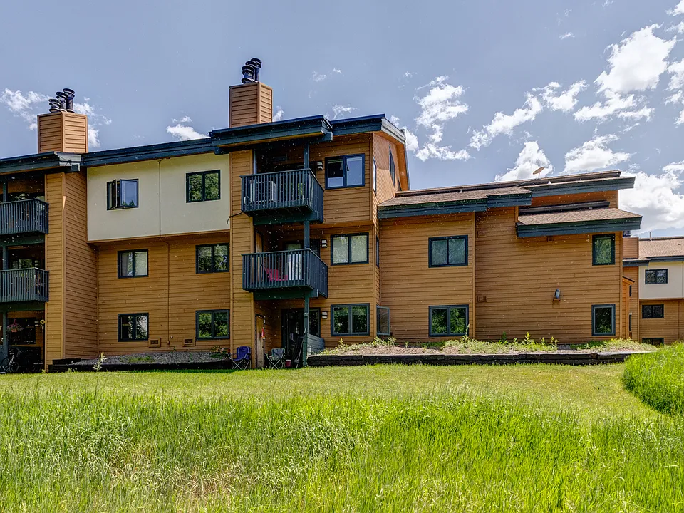 Exterior of Alpenglow at The Pines