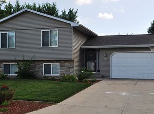 114 Usher Rd, Hudson, IA 50643